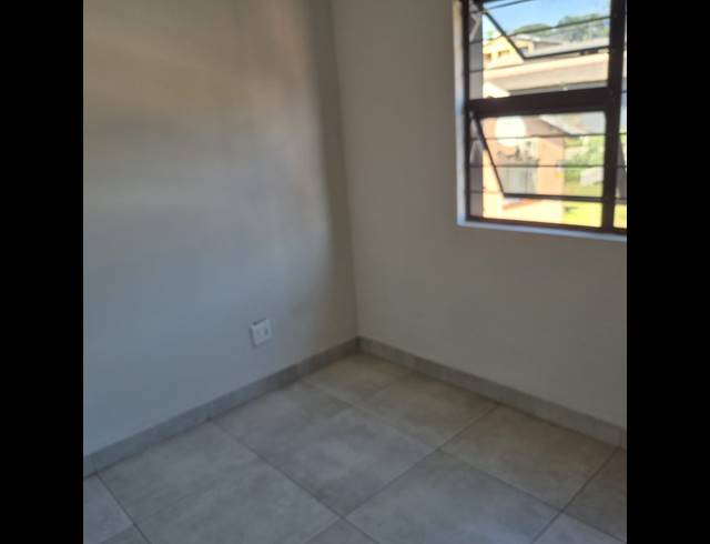 2 BEDROOM FLAT TO LET IN MONTCLAIR
